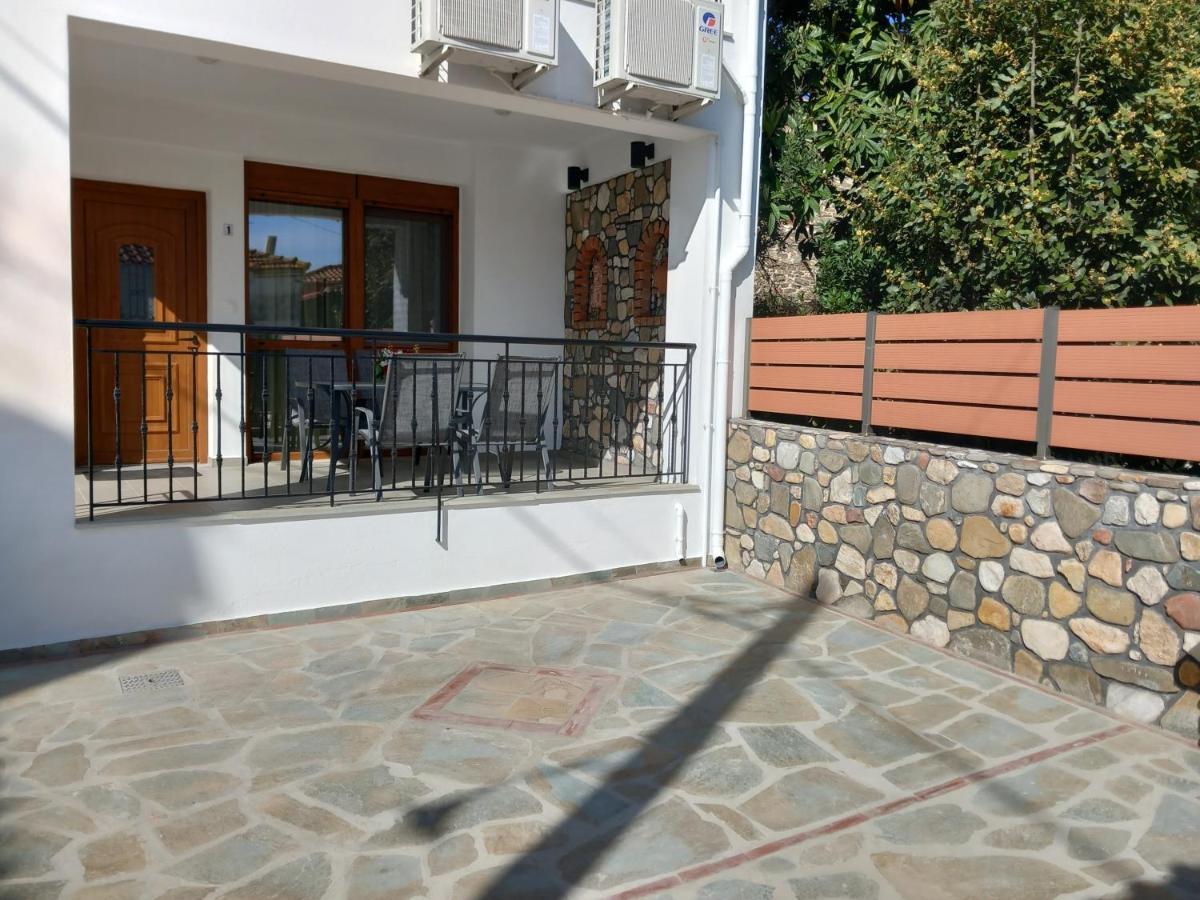 Patriko - House 1, Traditional Stone House อาโยส นิโกลาออส ภายนอก รูปภาพ
