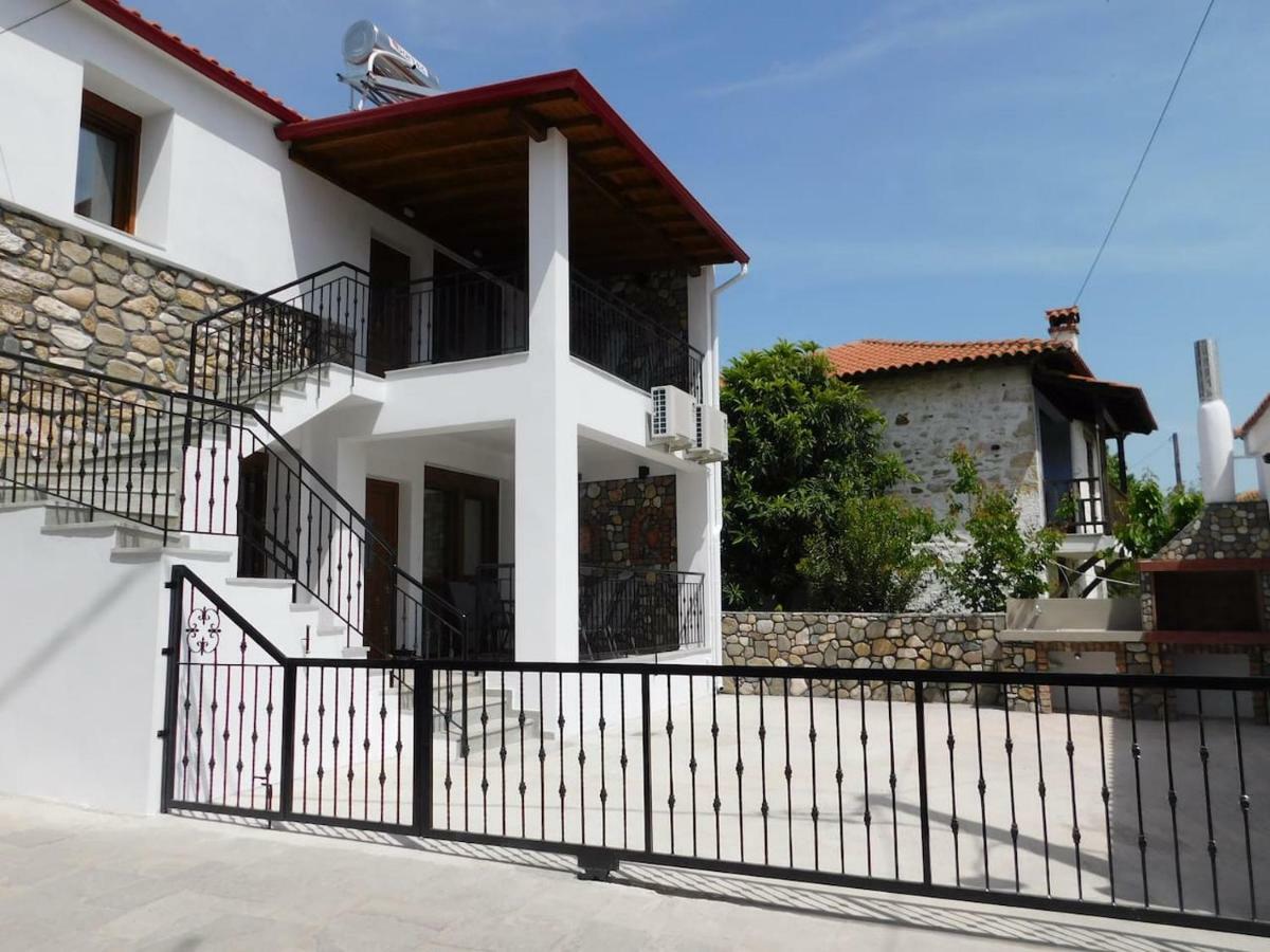 Patriko - House 1, Traditional Stone House อาโยส นิโกลาออส ภายนอก รูปภาพ
